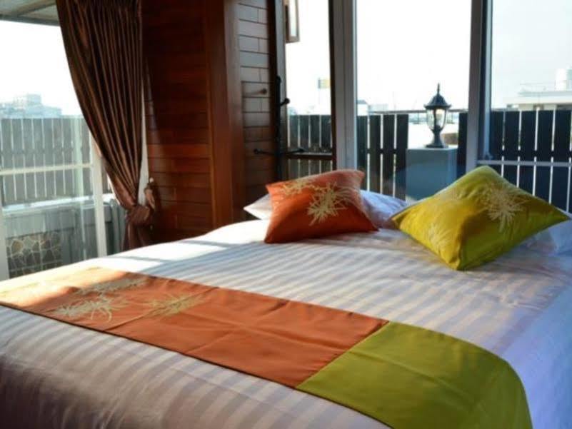 Adamaz House Hotel Bangkok Kültér fotó